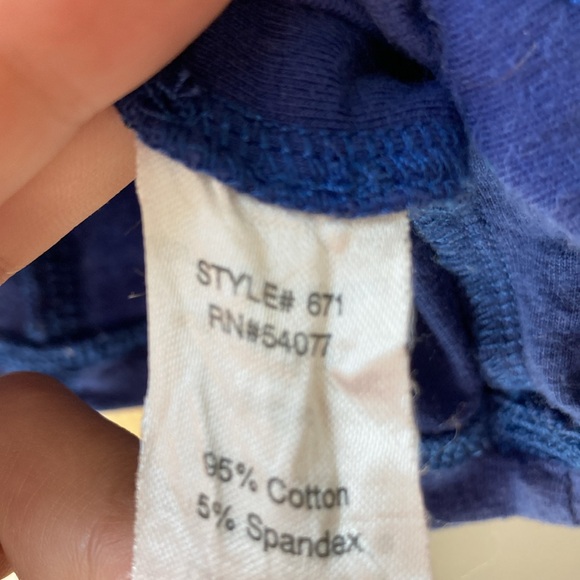 Women’s Dark Blue CAbi Ruched Fitted V Neck Shirt with ruched sleeves, size M - Picture 7 of 9